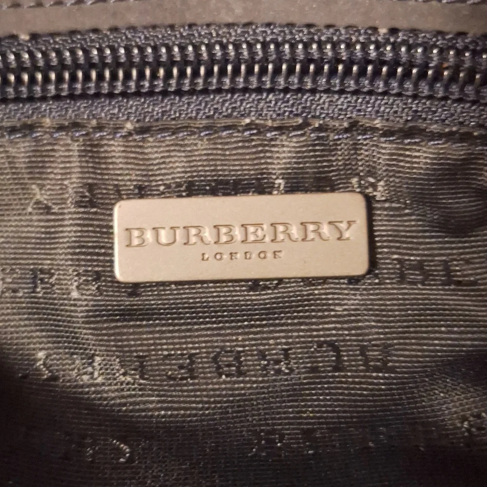 BURBERRY Bag London Bucket Bag Purse Black and Navy - Picture 13 of 14